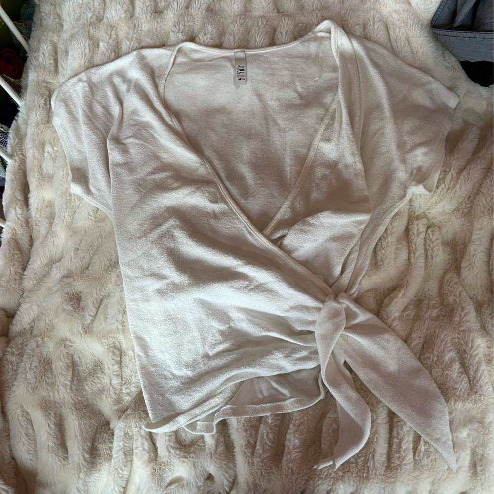 Jolie super comfy white top